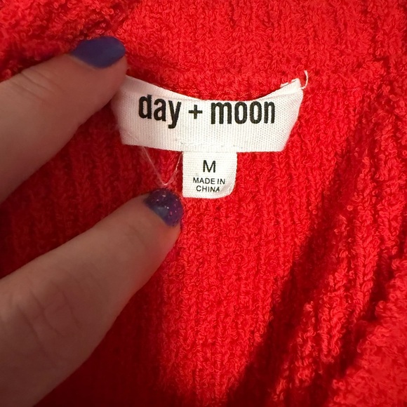 Red V-Neck Crop Top - Picture 5 of 6